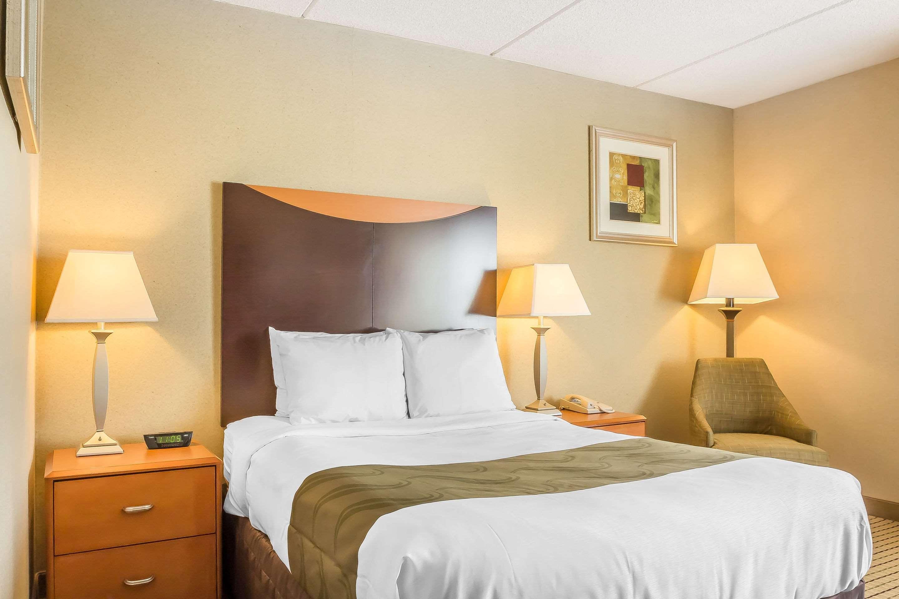 Quality Inn Spring Valley - Nanuet Экстерьер фото
