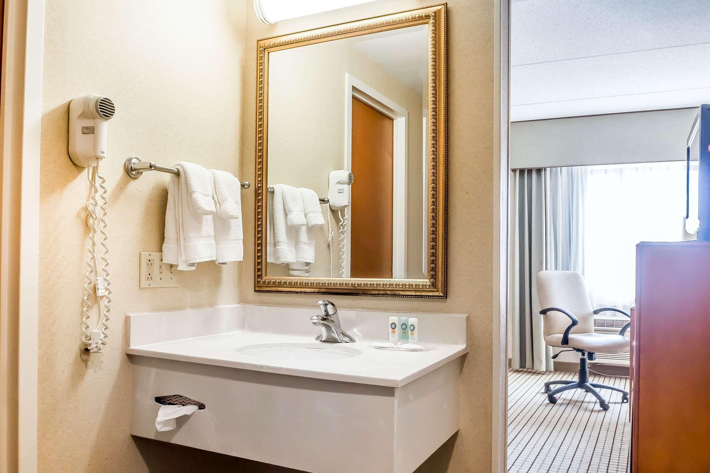 Quality Inn Spring Valley - Nanuet Экстерьер фото