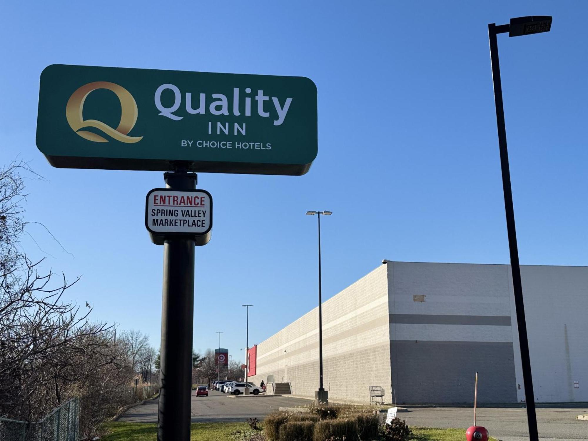 Quality Inn Spring Valley - Nanuet Экстерьер фото