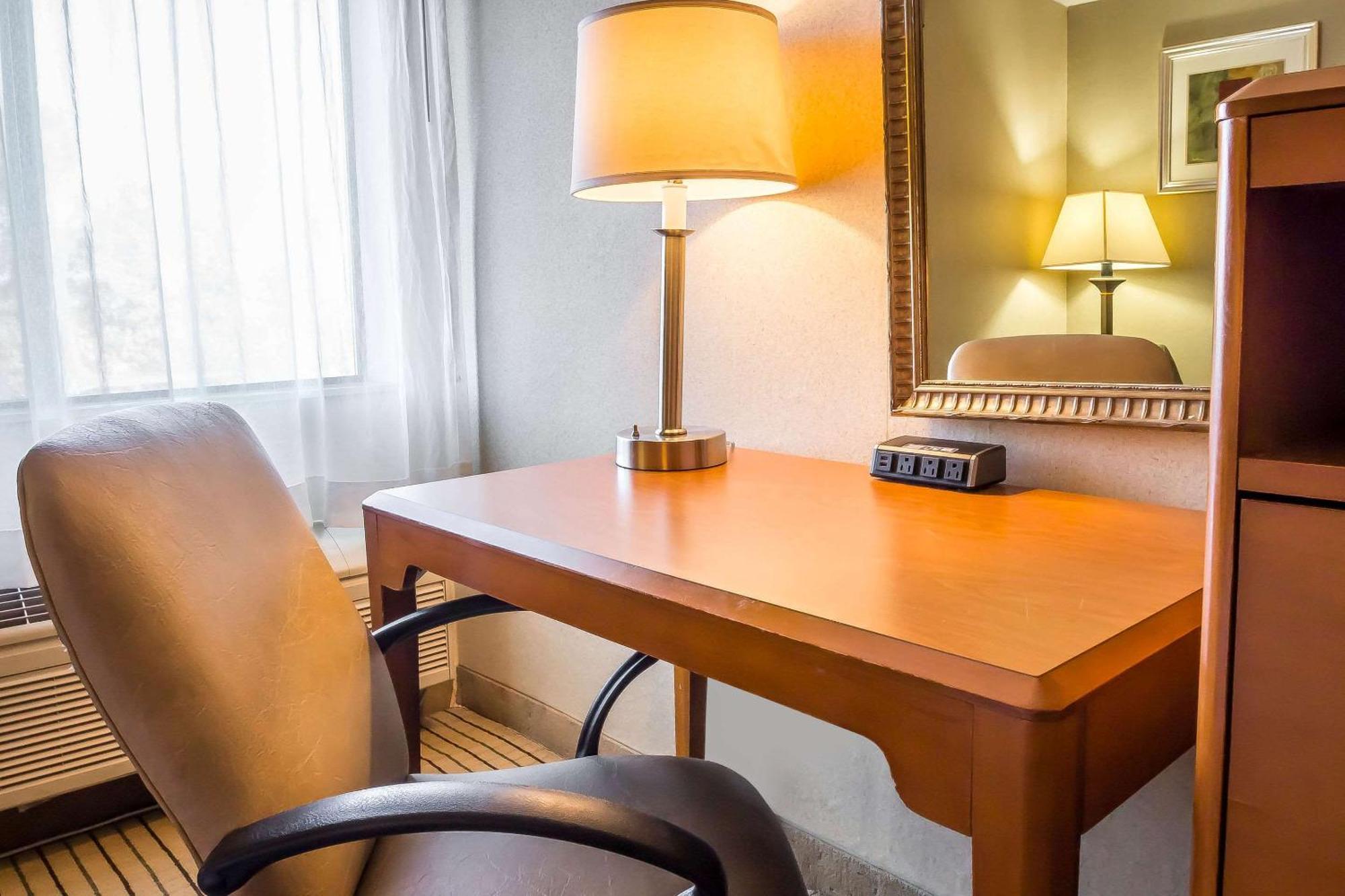 Quality Inn Spring Valley - Nanuet Экстерьер фото