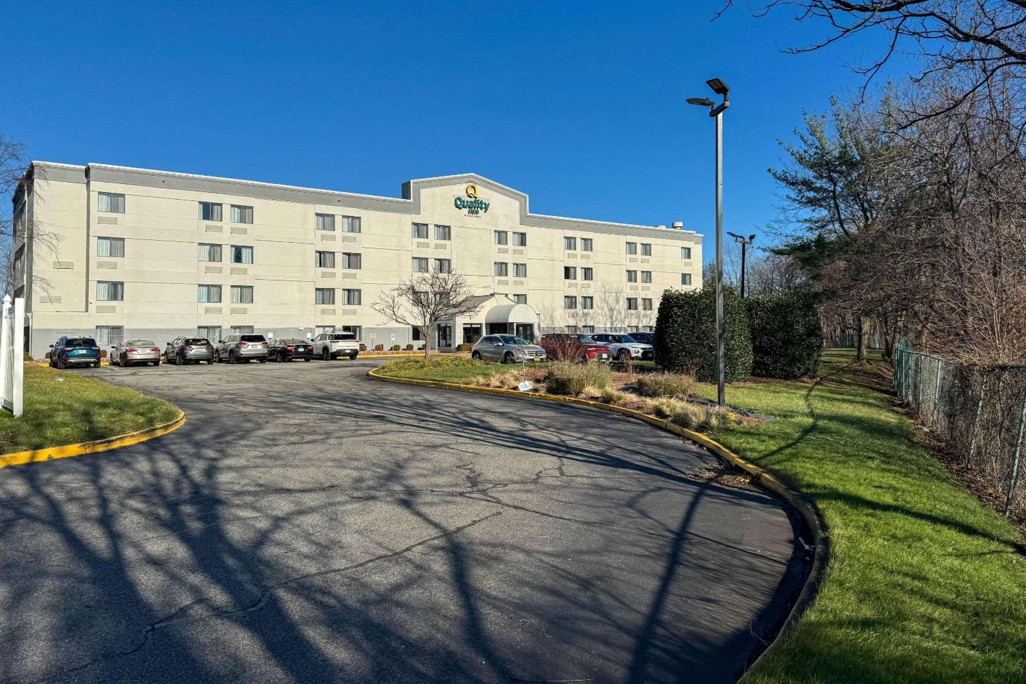 Quality Inn Spring Valley - Nanuet Экстерьер фото